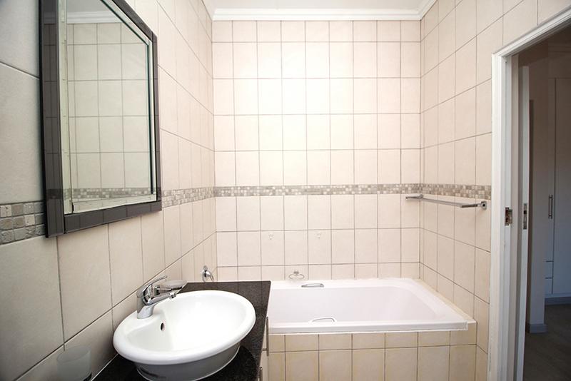 3 Bedroom Property for Sale in Fraaiuitsig Western Cape